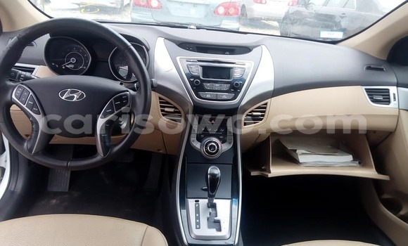 Sayi Na hannu Hyundai Elantra White Mota in Cotonou a Benin Sayi Na hannu Hyundai Elantra White Mota in Cotonou a Benin