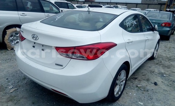 Sayi Na hannu Hyundai Elantra White Mota in Cotonou a Benin Sayi Na hannu Hyundai Elantra White Mota in Cotonou a Benin