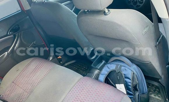 Acheter Occasion Voiture Ford Focus Rouge à Cotonou, Benin Acheter Occasion Voiture Ford Focus Rouge à Cotonou, Benin