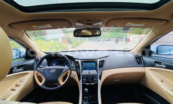 Sayi Na hannu Hyundai Sonata White Mota in Cotonou a Benin Sayi Na hannu Hyundai Sonata White Mota in Cotonou a Benin