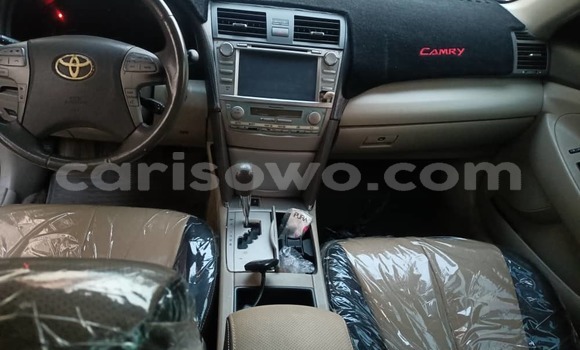 Ra Àlòkù Toyota Camry funfun Ọkọ̀ in Cotonou ni Benin Ra Àlòkù Toyota Camry funfun Ọkọ̀ in Cotonou ni Benin