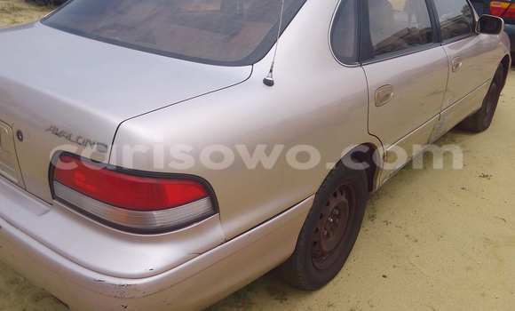 Acheter Occasion Voiture Toyota Avalon Gris à Porto Novo, Benin Acheter Occasion Voiture Toyota Avalon Gris à Porto Novo, Benin