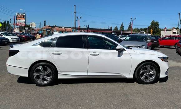 Acheter Import Voiture Honda Accord Blanc à Abomey, Benin Acheter Import Voiture Honda Accord Blanc à Abomey, Benin