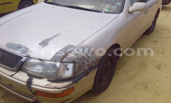 Acheter Occasion Voiture Toyota Avalon Gris à Porto Novo, Benin Acheter Occasion Voiture Toyota Avalon Gris à Porto Novo, Benin