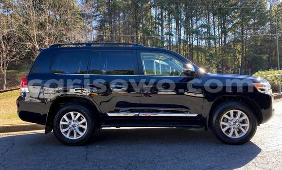 Acheter Import Voiture Toyota Land Cruiser Noir à Porto Novo, Benin Acheter Import Voiture Toyota Land Cruiser Noir à Porto Novo, Benin