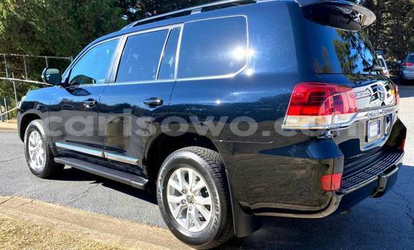 Acheter Import Voiture Toyota Land Cruiser Noir à Porto Novo, Benin Acheter Import Voiture Toyota Land Cruiser Noir à Porto Novo, Benin