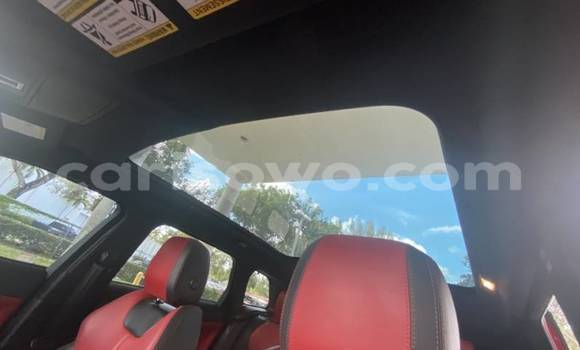Acheter Import Voiture Land Rover Range Rover Evoque Rouge à Batia, Atacora Acheter Import Voiture Land Rover Range Rover Evoque Rouge à Batia, Atacora
