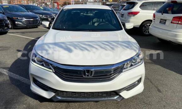 Acheter Import Voiture Honda Accord Blanc à Kétou, Benin Acheter Import Voiture Honda Accord Blanc à Kétou, Benin