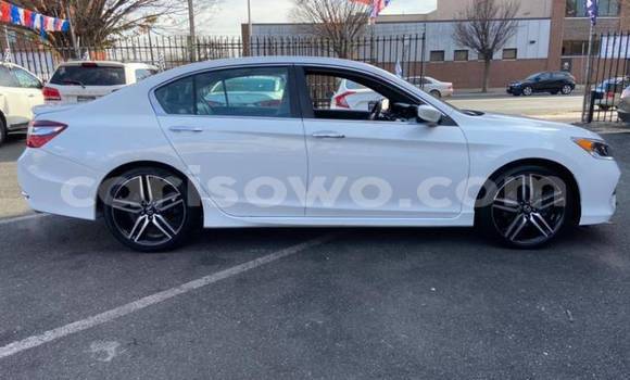 Acheter Import Voiture Honda Accord Blanc à Kétou, Benin Acheter Import Voiture Honda Accord Blanc à Kétou, Benin