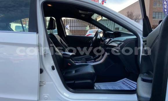 Acheter Import Voiture Honda Accord Blanc à Kétou, Benin Acheter Import Voiture Honda Accord Blanc à Kétou, Benin