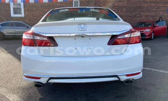 Acheter Import Voiture Honda Accord Blanc à Kétou, Benin Acheter Import Voiture Honda Accord Blanc à Kétou, Benin