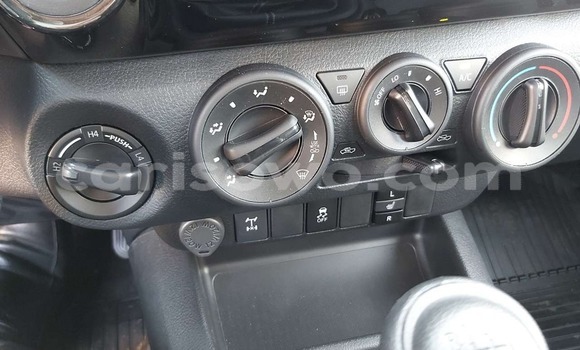 Acheter Import Voiture Toyota Hilux Gris à Natitingou, Benin Acheter Import Voiture Toyota Hilux Gris à Natitingou, Benin