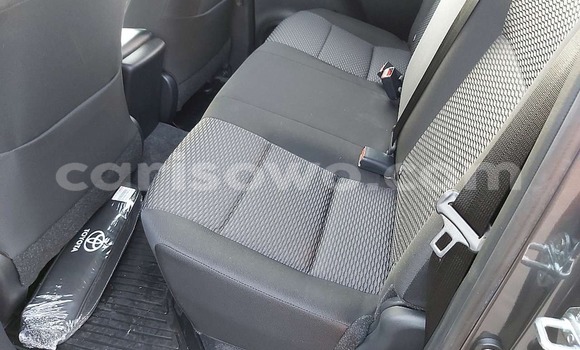 Acheter Import Voiture Toyota Hilux Gris à Natitingou, Benin Acheter Import Voiture Toyota Hilux Gris à Natitingou, Benin