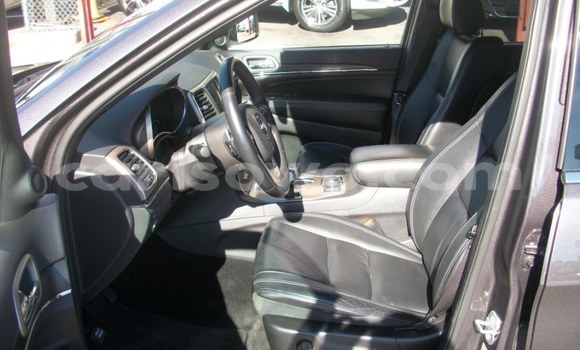 Acheter Import Voiture Jeep Grand Cherokee Gris à Cotonou, Benin Acheter Import Voiture Jeep Grand Cherokee Gris à Cotonou, Benin
