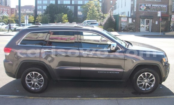 Acheter Import Voiture Jeep Grand Cherokee Gris à Cotonou, Benin Acheter Import Voiture Jeep Grand Cherokee Gris à Cotonou, Benin