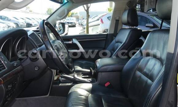 Acheter Import Voiture Toyota Land Cruiser Gris à Cotonou, Benin Acheter Import Voiture Toyota Land Cruiser Gris à Cotonou, Benin