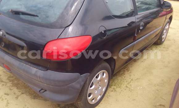 Sayi Na hannu Peugeot 406 Black Mota in Porto Novo a Benin Sayi Na hannu Peugeot 406 Black Mota in Porto Novo a Benin