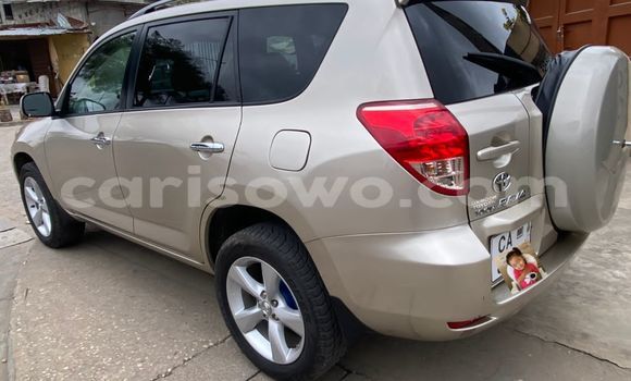 Ra Àlòkù Toyota RAV4 Alagara Ọkọ̀ in Cotonou ni Benin Ra Àlòkù Toyota RAV4 Alagara Ọkọ̀ in Cotonou ni Benin