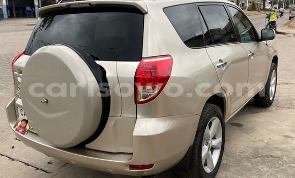 Ra Àlòkù Toyota RAV4 Alagara Ọkọ̀ in Cotonou ni Benin Ra Àlòkù Toyota RAV4 Alagara Ọkọ̀ in Cotonou ni Benin