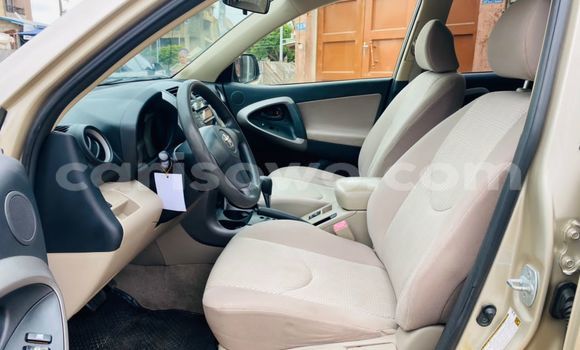 Ra Àlòkù Toyota RAV4 Alagara Ọkọ̀ in Cotonou ni Benin Ra Àlòkù Toyota RAV4 Alagara Ọkọ̀ in Cotonou ni Benin