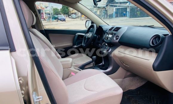 Ra Àlòkù Toyota RAV4 Alagara Ọkọ̀ in Cotonou ni Benin Ra Àlòkù Toyota RAV4 Alagara Ọkọ̀ in Cotonou ni Benin