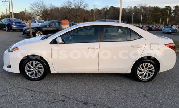 Acheter Import Voiture Toyota Corolla Blanc à Porto Novo, Benin Acheter Import Voiture Toyota Corolla Blanc à Porto Novo, Benin