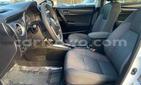 Acheter Import Voiture Toyota Corolla Blanc à Porto Novo, Benin Acheter Import Voiture Toyota Corolla Blanc à Porto Novo, Benin