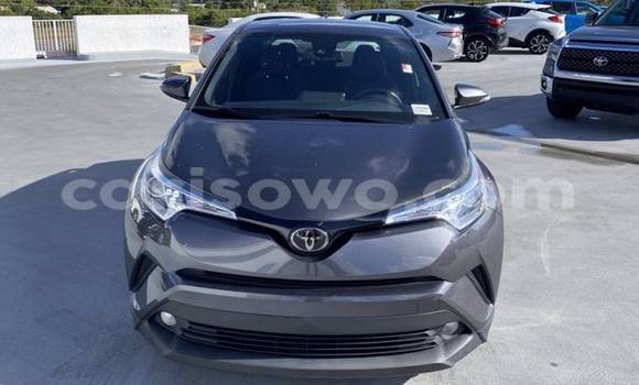 Acheter Import Voiture Toyota C-HR Gris à Cotonou, Benin Acheter Import Voiture Toyota C-HR Gris à Cotonou, Benin