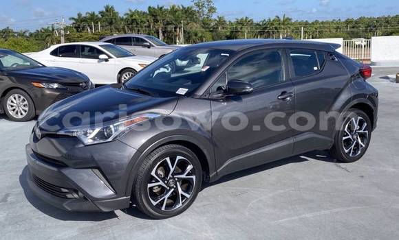 Acheter Import Voiture Toyota C-HR Gris à Cotonou, Benin Acheter Import Voiture Toyota C-HR Gris à Cotonou, Benin