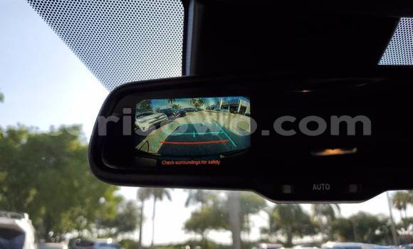 Acheter Import Voiture Toyota C-HR Gris à Cotonou, Benin Acheter Import Voiture Toyota C-HR Gris à Cotonou, Benin