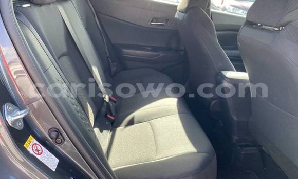Acheter Import Voiture Toyota C-HR Gris à Cotonou, Benin Acheter Import Voiture Toyota C-HR Gris à Cotonou, Benin
