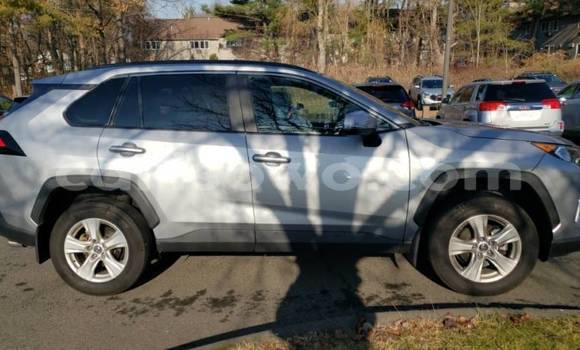 Acheter Import Voiture Toyota RAV4 Gris à Cotonou, Benin Acheter Import Voiture Toyota RAV4 Gris à Cotonou, Benin