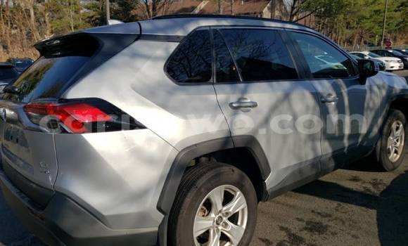 Acheter Import Voiture Toyota RAV4 Gris à Cotonou, Benin Acheter Import Voiture Toyota RAV4 Gris à Cotonou, Benin