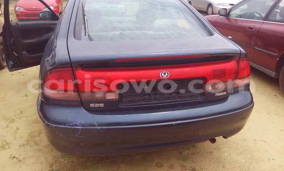 Sayi Na hannu Mazda 626 Blue Mota in Porto Novo a Benin Sayi Na hannu Mazda 626 Blue Mota in Porto Novo a Benin