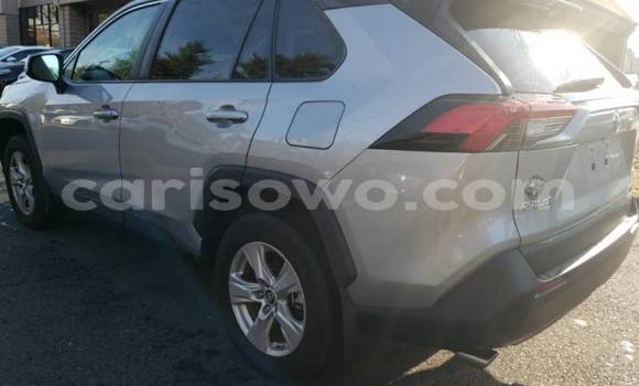 Acheter Import Voiture Toyota RAV4 Gris à Cotonou, Benin Acheter Import Voiture Toyota RAV4 Gris à Cotonou, Benin