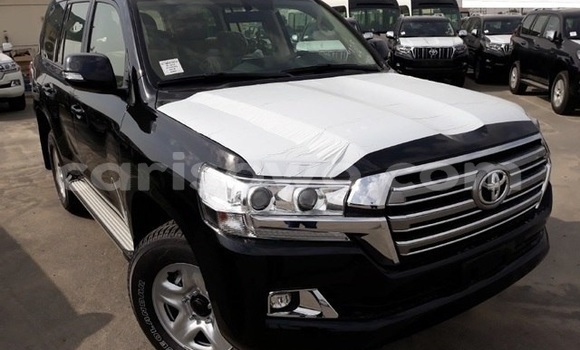 Acheter Import Voiture Toyota Land Cruiser Noir à Porto Novo, Benin Acheter Import Voiture Toyota Land Cruiser Noir à Porto Novo, Benin