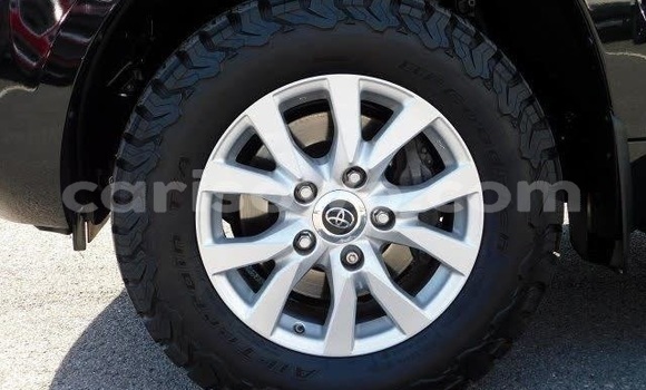 Acheter Import Voiture Toyota Land Cruiser Noir à Porto Novo, Benin Acheter Import Voiture Toyota Land Cruiser Noir à Porto Novo, Benin