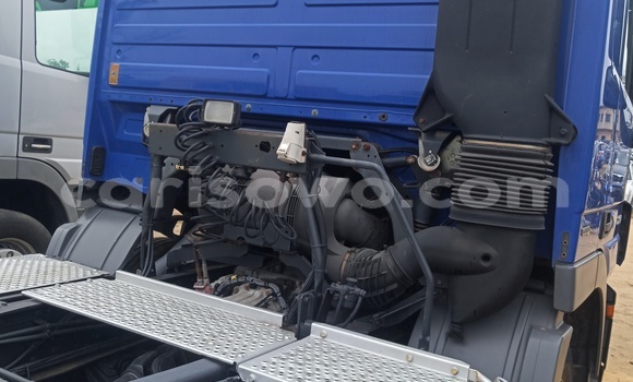 Ra Àlòkù Mercedes‒Benz 1840 Blue Ọkọ̀ akẹ́rù ńlá in Cotonou ni Benin Ra Àlòkù Mercedes‒Benz 1840 Blue Ọkọ̀ akẹ́rù ńlá in Cotonou ni Benin