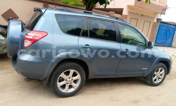 Acheter Occasion Voiture Toyota RAV4 Bleu à Cotonou, Benin Acheter Occasion Voiture Toyota RAV4 Bleu à Cotonou, Benin