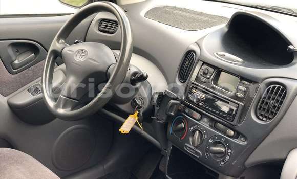 Acheter Import Voiture Toyota Yaris Verso Noir à Abomey, Benin Acheter Import Voiture Toyota Yaris Verso Noir à Abomey, Benin