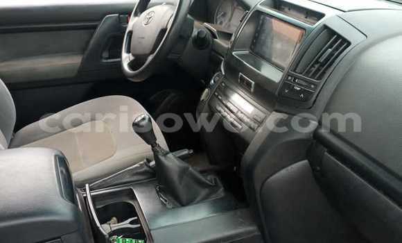 Sayi Na hannu Toyota Land Cruiser White Mota in Abomey Calavi a Benin Sayi Na hannu Toyota Land Cruiser White Mota in Abomey Calavi a Benin