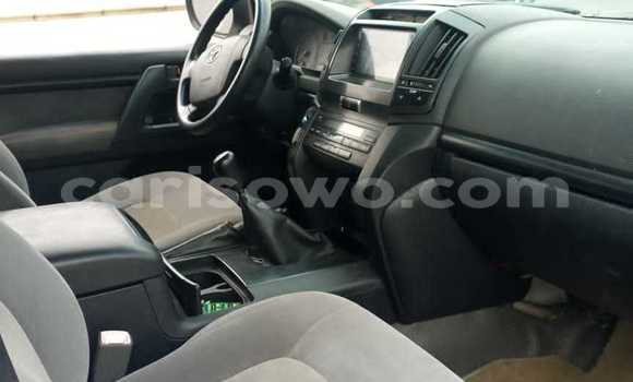 Sayi Na hannu Toyota Land Cruiser White Mota in Abomey Calavi a Benin Sayi Na hannu Toyota Land Cruiser White Mota in Abomey Calavi a Benin