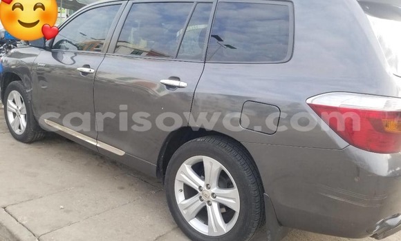 Buy Used Toyota Highlander Silver Car in Abomey Calavi in Benign Buy Used Toyota Highlander Silver Car in Abomey Calavi in Benign