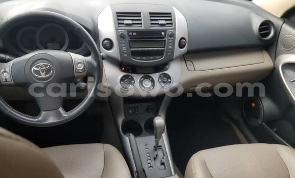 Buy Used Toyota RAV4 White Car in Abomey Calavi in Benign Buy Used Toyota RAV4 White Car in Abomey Calavi in Benign