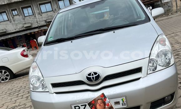 Ra Àlòkù Toyota Corolla Verso Silver Ọkọ̀ in Abomey Calavi ni Benin