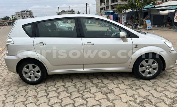 Ra Àlòkù Toyota Corolla Verso Silver Ọkọ̀ in Abomey Calavi ni Benin Ra Àlòkù Toyota Corolla Verso Silver Ọkọ̀ in Abomey Calavi ni Benin