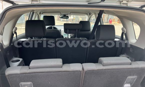 Ra Àlòkù Toyota Corolla Verso Silver Ọkọ̀ in Abomey Calavi ni Benin Ra Àlòkù Toyota Corolla Verso Silver Ọkọ̀ in Abomey Calavi ni Benin