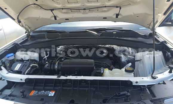 Ra Imported Ford Explorer funfun Ọkọ̀ in Cotonou ni Benin Ra Imported Ford Explorer funfun Ọkọ̀ in Cotonou ni Benin