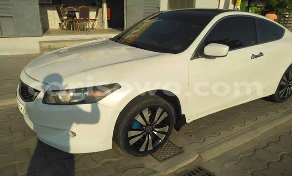 Sayi Na hannu Honda Accord White Mota in Abomey Calavi a Benin