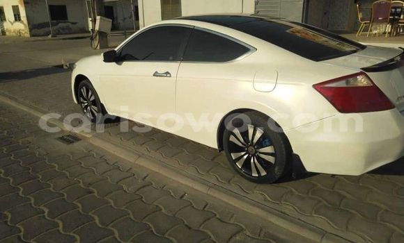 Acheter Occasion Voiture Honda Accord Blanc à Abomey Calavi, Benin Acheter Occasion Voiture Honda Accord Blanc à Abomey Calavi, Benin